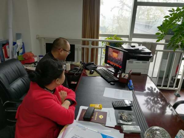 学习十九大精神中央宣讲团报告会(广汉项目部).jpg 学习十九大精神中央宣讲团报告会(广汉项目部).jpg